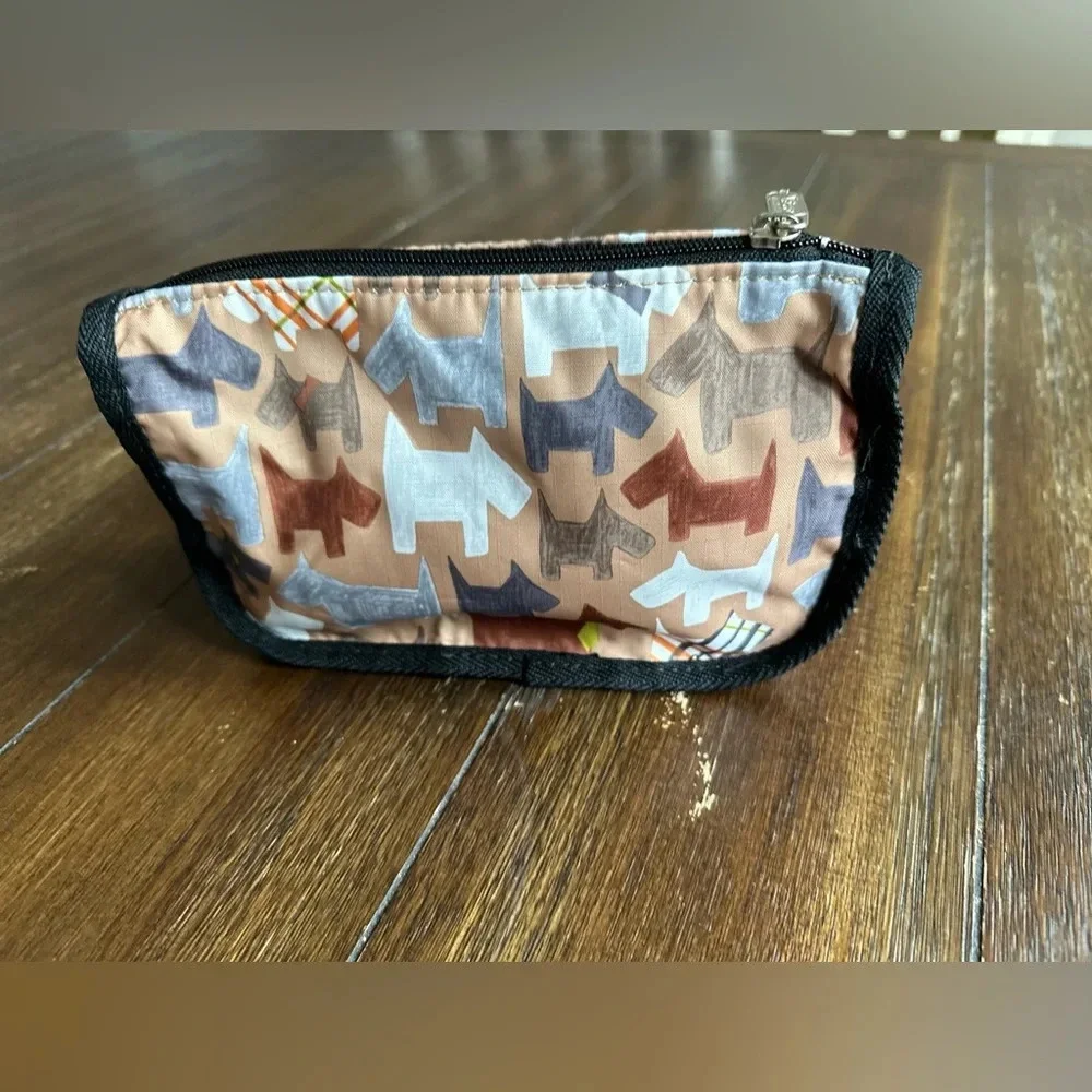 Lesportsac zip pouch